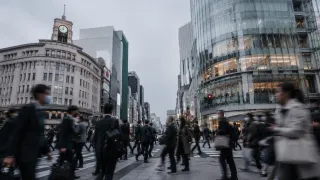 Japan Faces Tough Economic Balancing Act as Growth Outlook Weakens